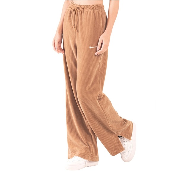 Nike Women’s Velour Corduroy Wide Leg Pants Driftwood Brown Nwt Plus Size 2X - Picture 8 of 9